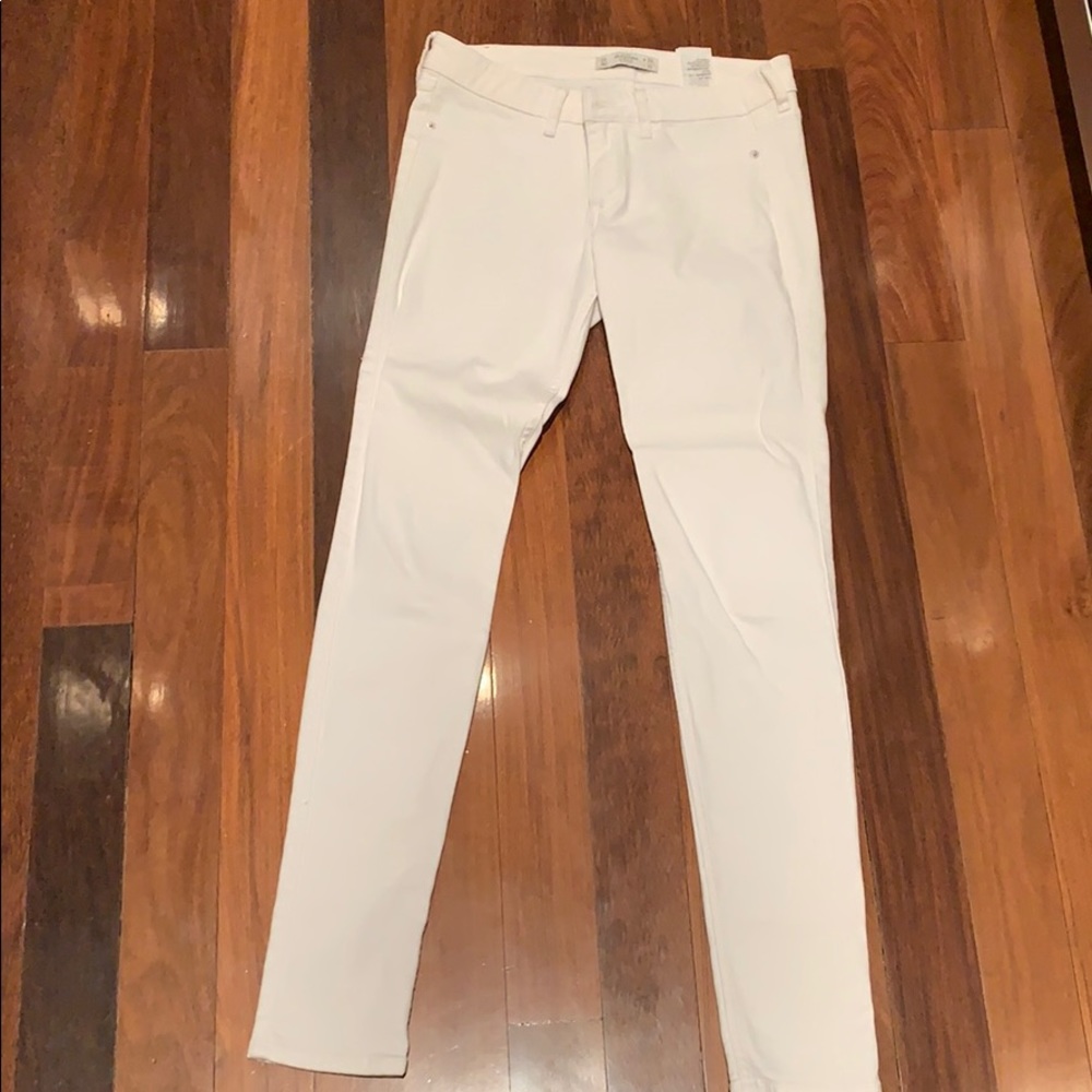 White Abercrombie & Fitch Jeans!